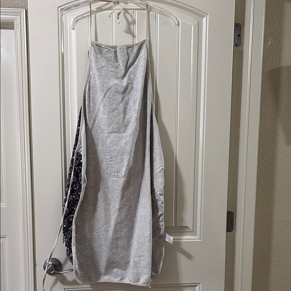 Disney Parks Gray Patterned Apron with Pocket - Picture 7 of 7